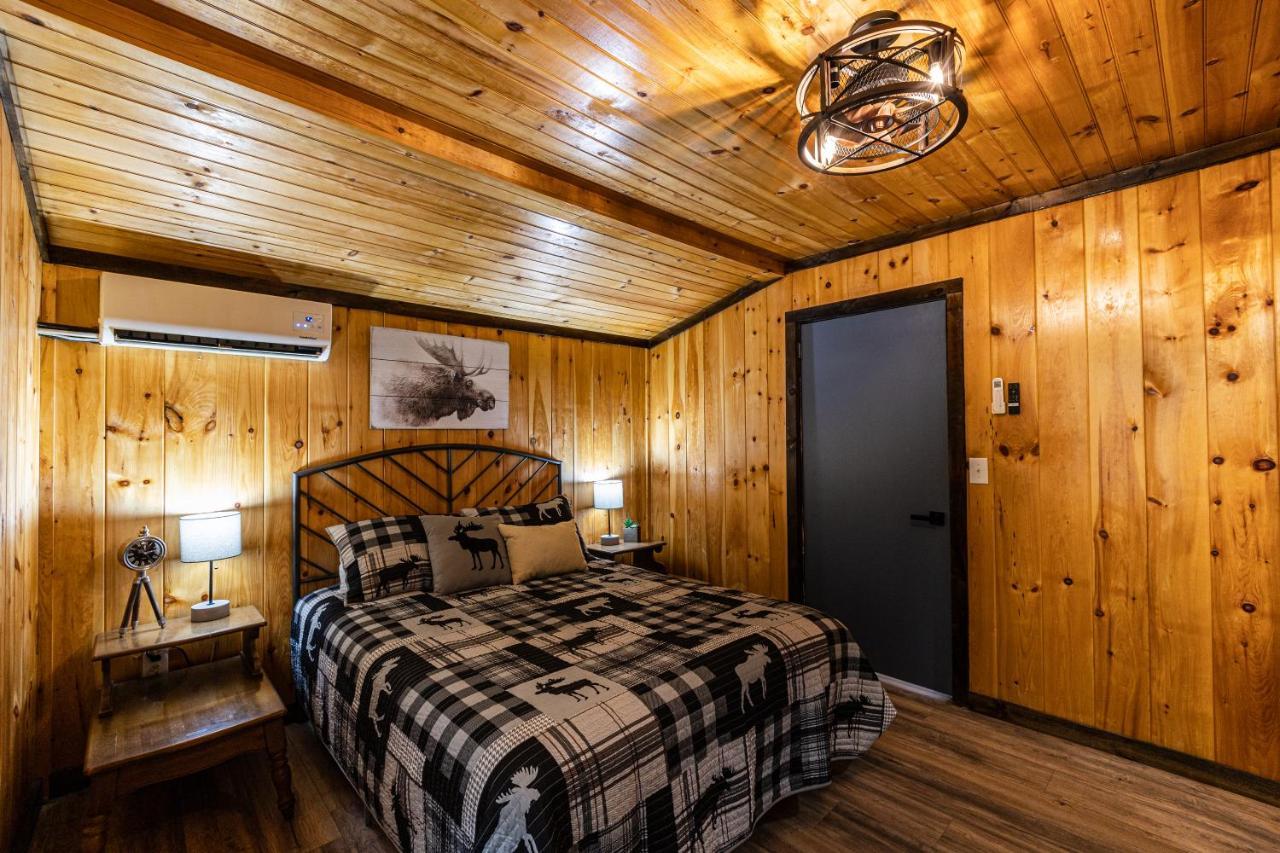 Fun Cabin With Hot Tub, Pool Table & Fire Pit - Big Blue Bryson City Dış mekan fotoğraf