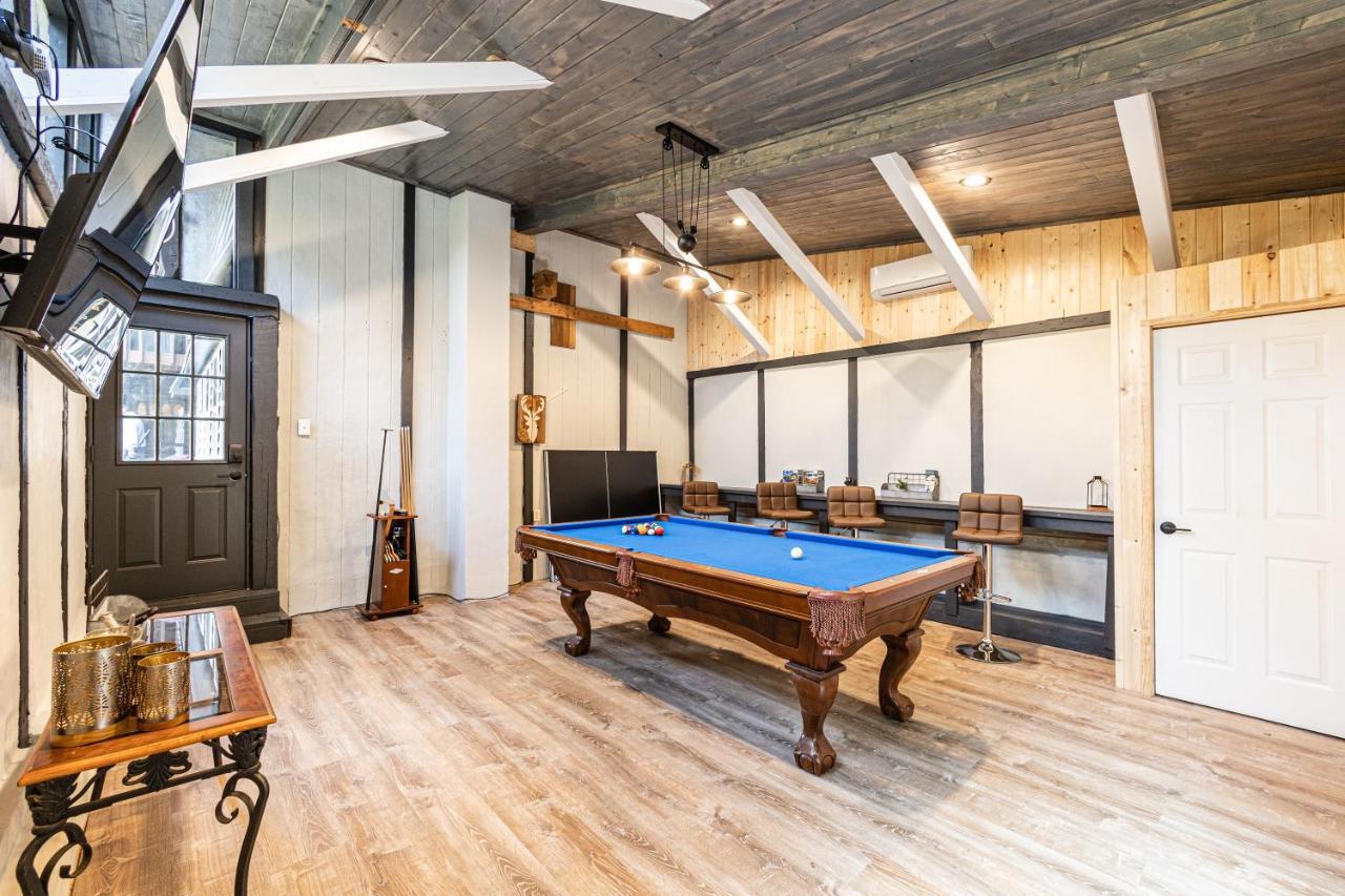 Fun Cabin With Hot Tub, Pool Table & Fire Pit - Big Blue Bryson City Dış mekan fotoğraf