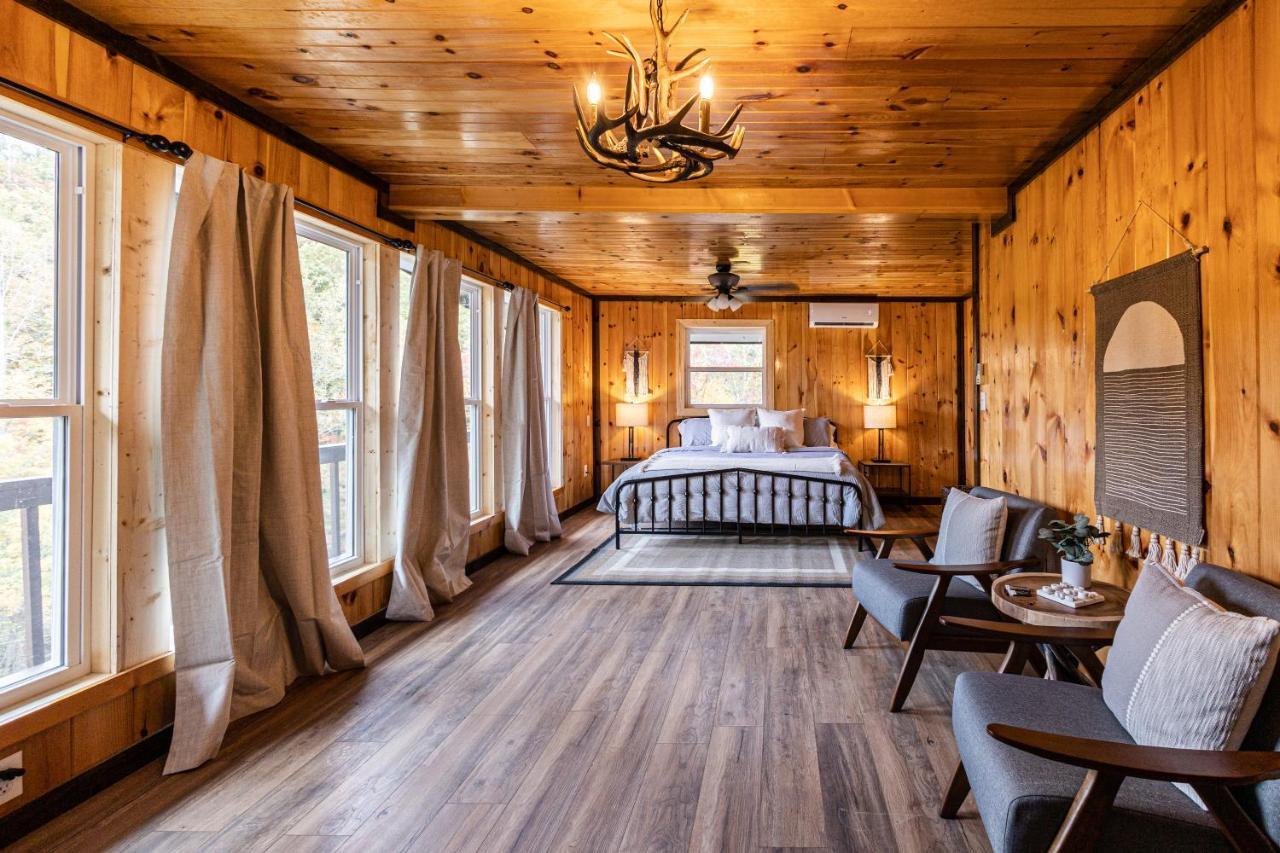 Fun Cabin With Hot Tub, Pool Table & Fire Pit - Big Blue Bryson City Dış mekan fotoğraf